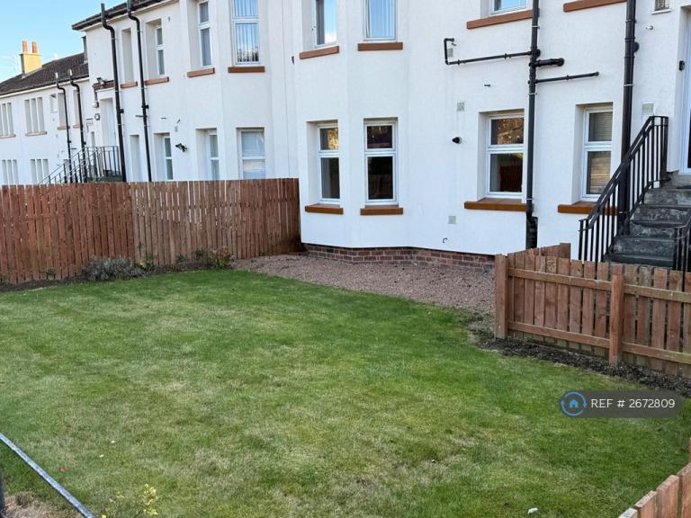 2 bedroom flat in Arbroath Road, Dundee, DD4 (2 bed) (#2672809)