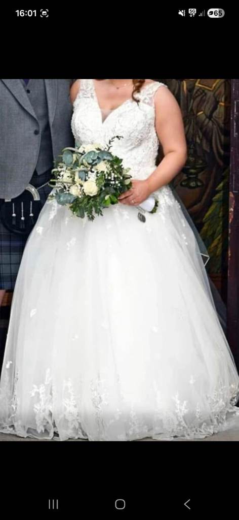 Wedding dress 