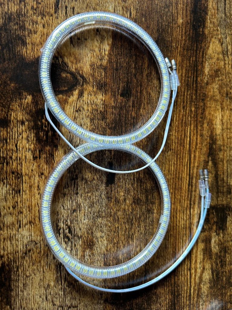 A Pair of New LED Angel Eye halo rings 