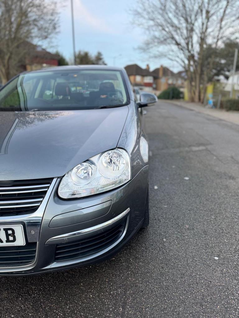 Volkswagen, JETTA, Saloon, 2010, Manual 1390 (cc), 4 doors