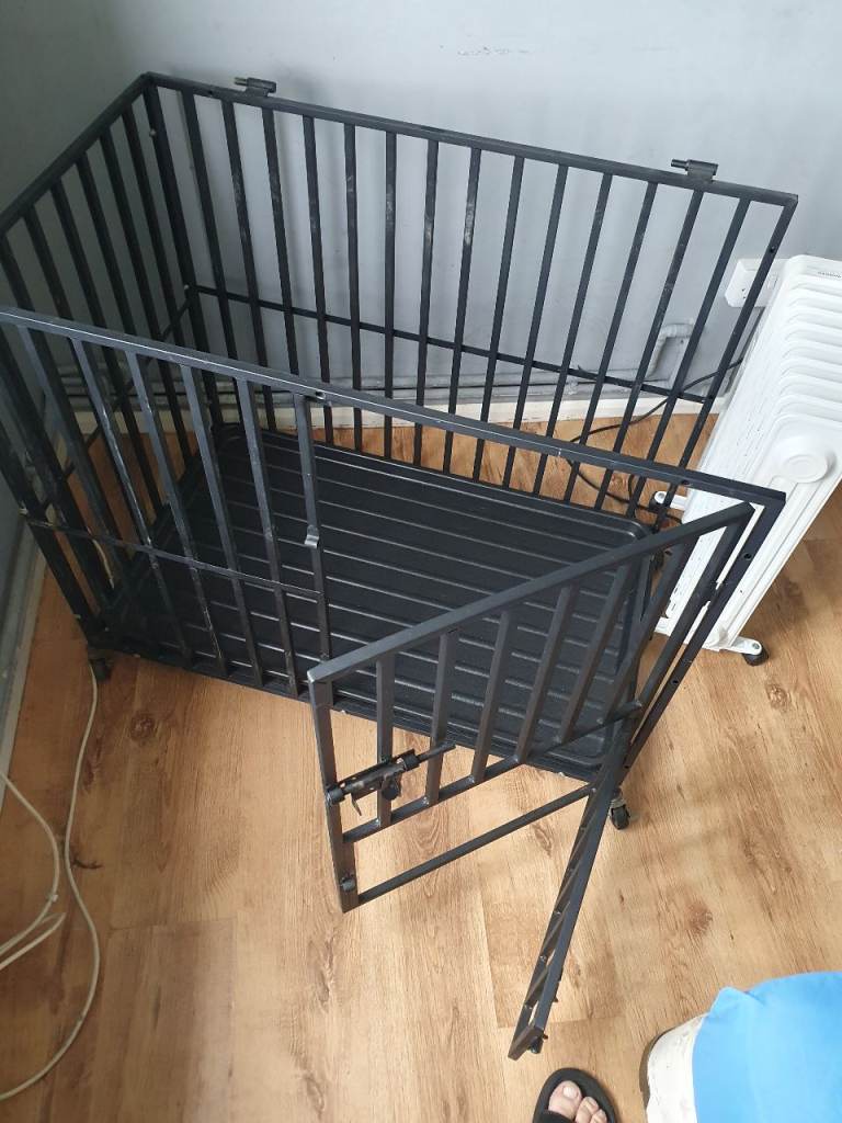 XL sturdy dog cage