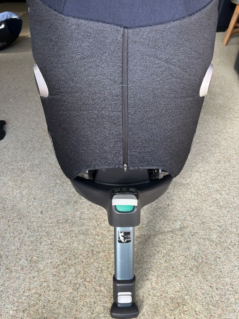 Cybex Sirona Z i-size 360 rotating car seat and Z 360 rotating isofix base