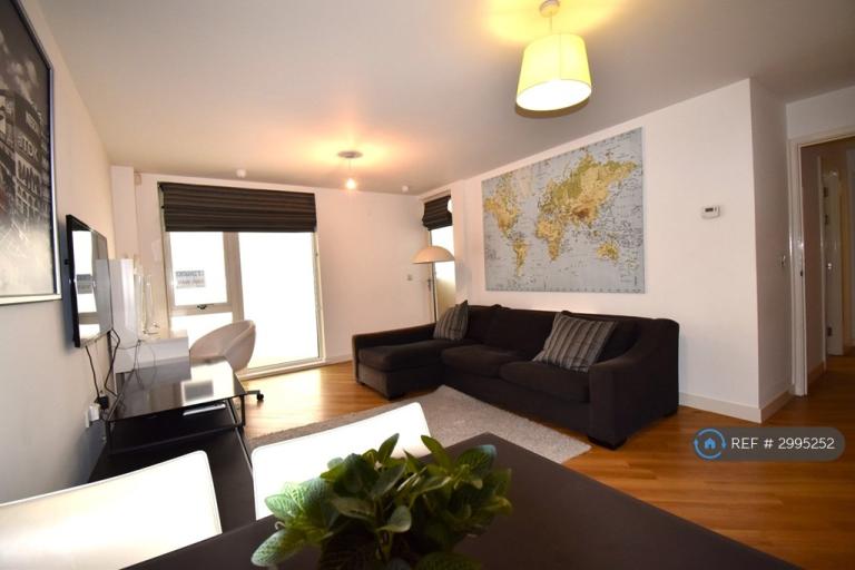 2 bedroom flat in Dakota House, Milton Keynes, MK9 (2 bed) (#2995252)