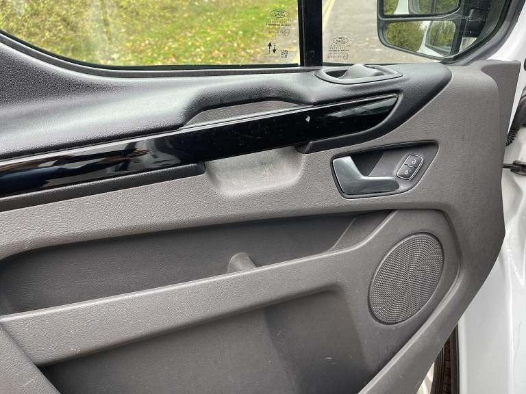 2022 Ford Transit Custom 2.0 300 EcoBlue Limited L2 H1 Euro 6 (s/s) 5dr PANEL VAN Diesel Manual