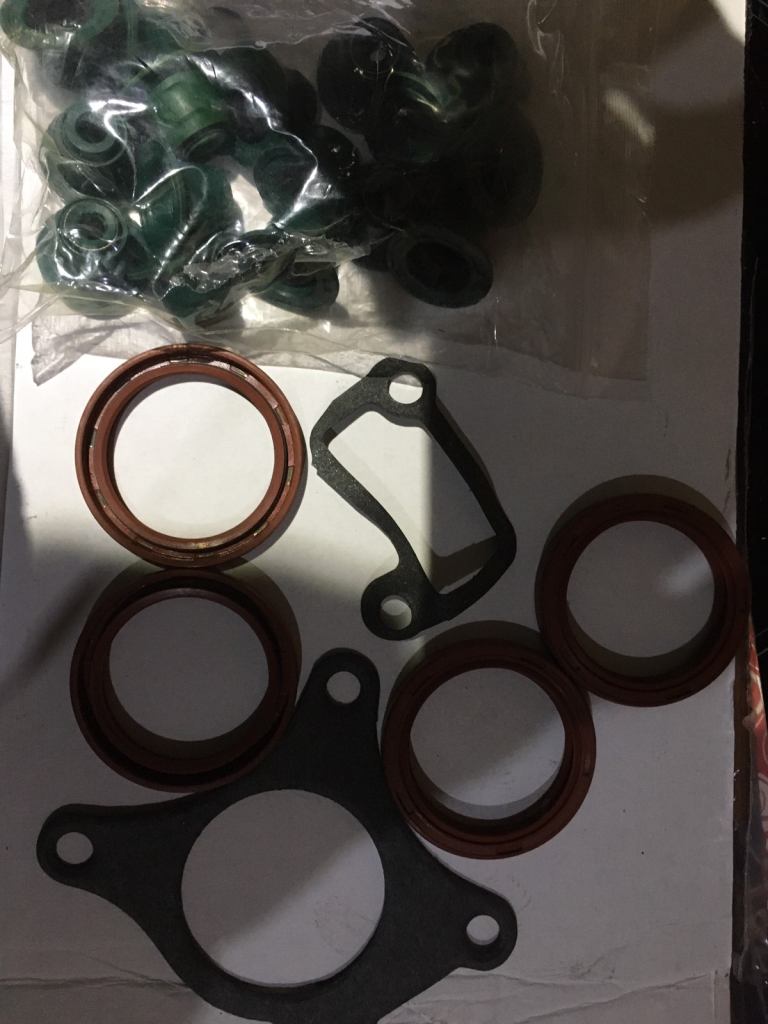 Rover 2 litre T series gasket and seal set.