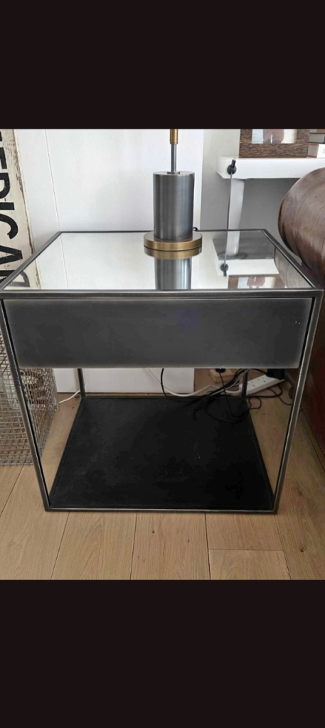 Industrial metal mirrored side table SOHO collect 