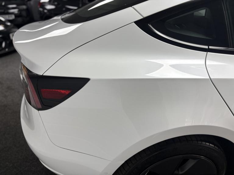 TESLA MODEL 3 Standard Range Plus 2021