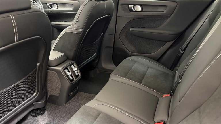 2025 Volvo EC40 Twin Motor 82kWh Plus SUV 5dr Electric Auto AWD (408 ps) ESTATE Electric Automatic