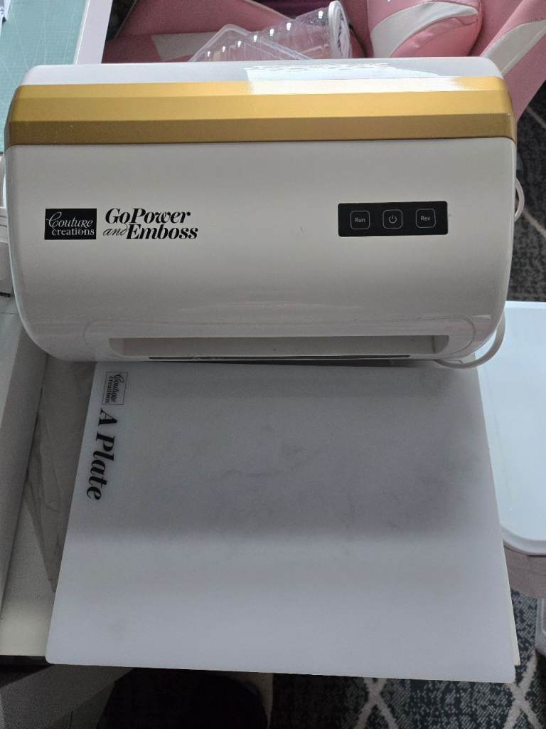 Couture creations electric die cutting machine