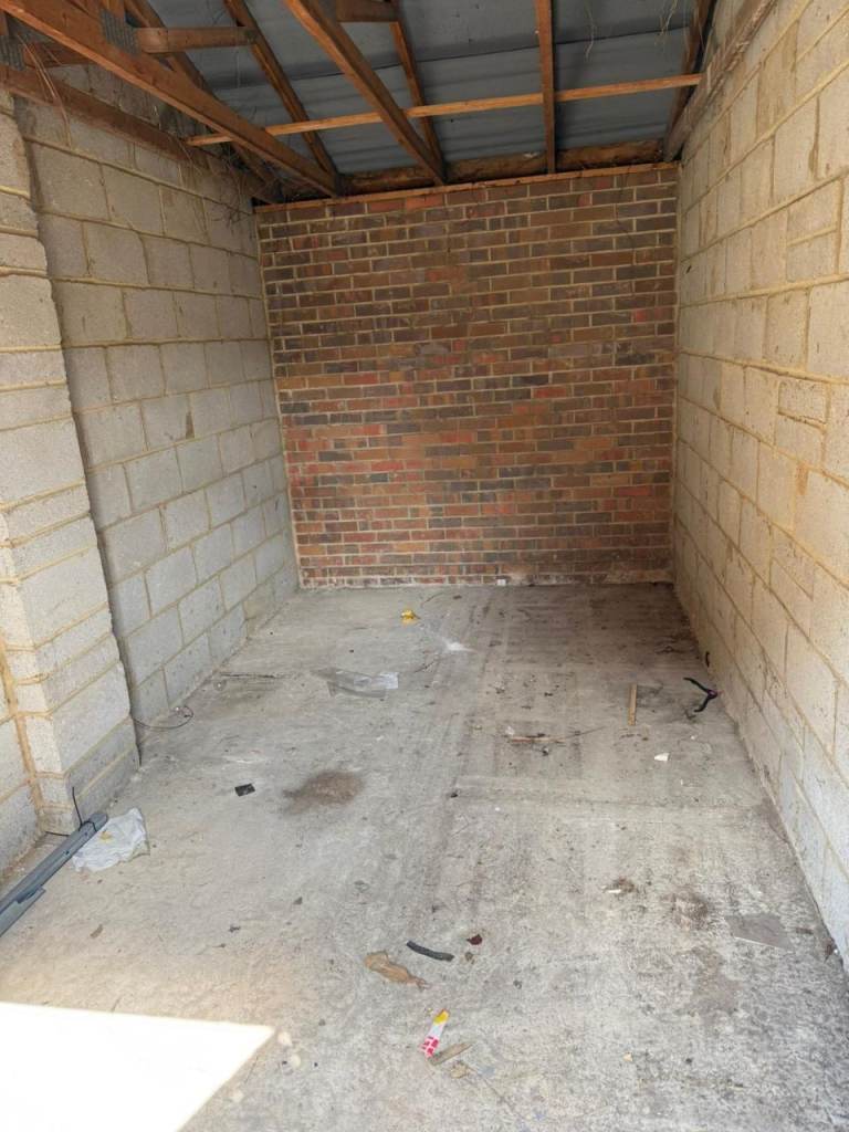 Garage/Parking/Storage facility to Rent in Purfleet Essex  RM19