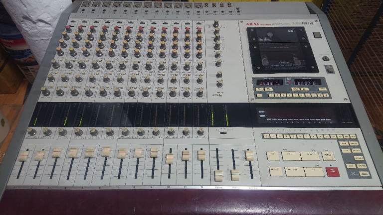 Akai MG1214 12 track Analogue Recorder (working!) + 24 x MK20J Tapes + spares machine