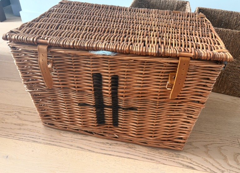 Harrods Wicker Storage Basket with Lid and Liner – New 