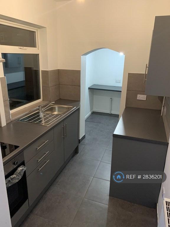 2 bedroom house in Regent Street, Willenhall, WV13 (2 bed) (#2836201)