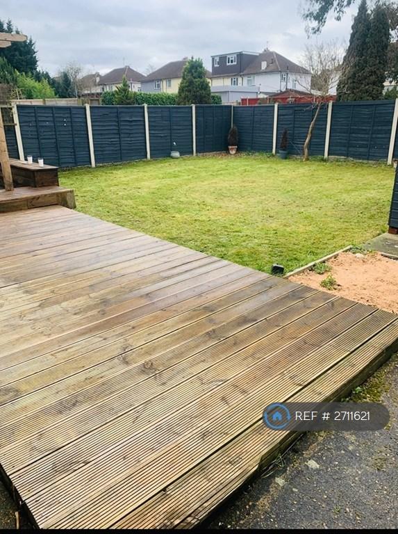 2 bedroom flat in Cumberland Avenue, Maidstone, ME15 (2 bed) (#2711621)