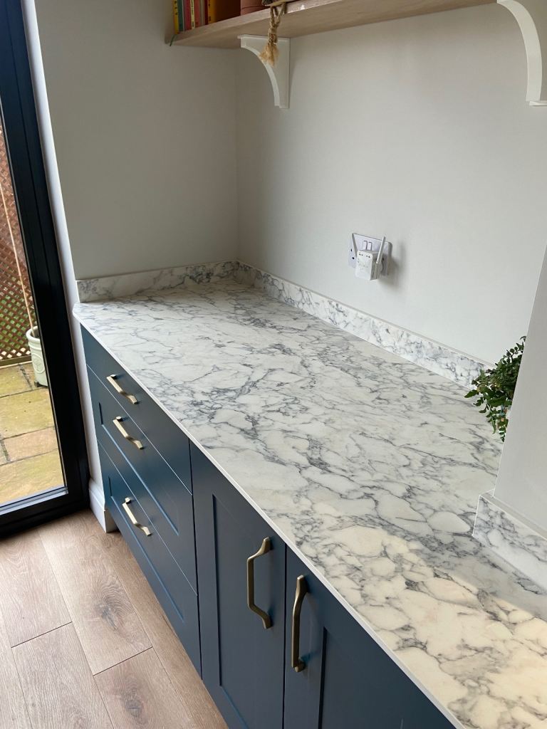 Howdens 3m x 12.5mm Square Edge Deep Veined White Marble Effect Compact Laminate Worktop