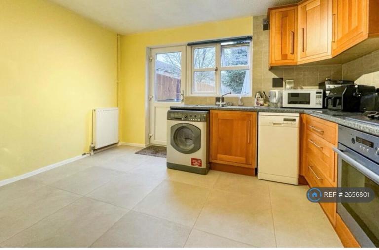 2 bedroom house in Reading, Reading, RG6 (2 bed) (#2656801)