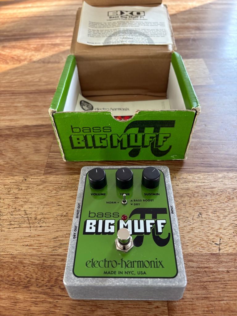 Big Muff classic bass fuzz/distortion pedal