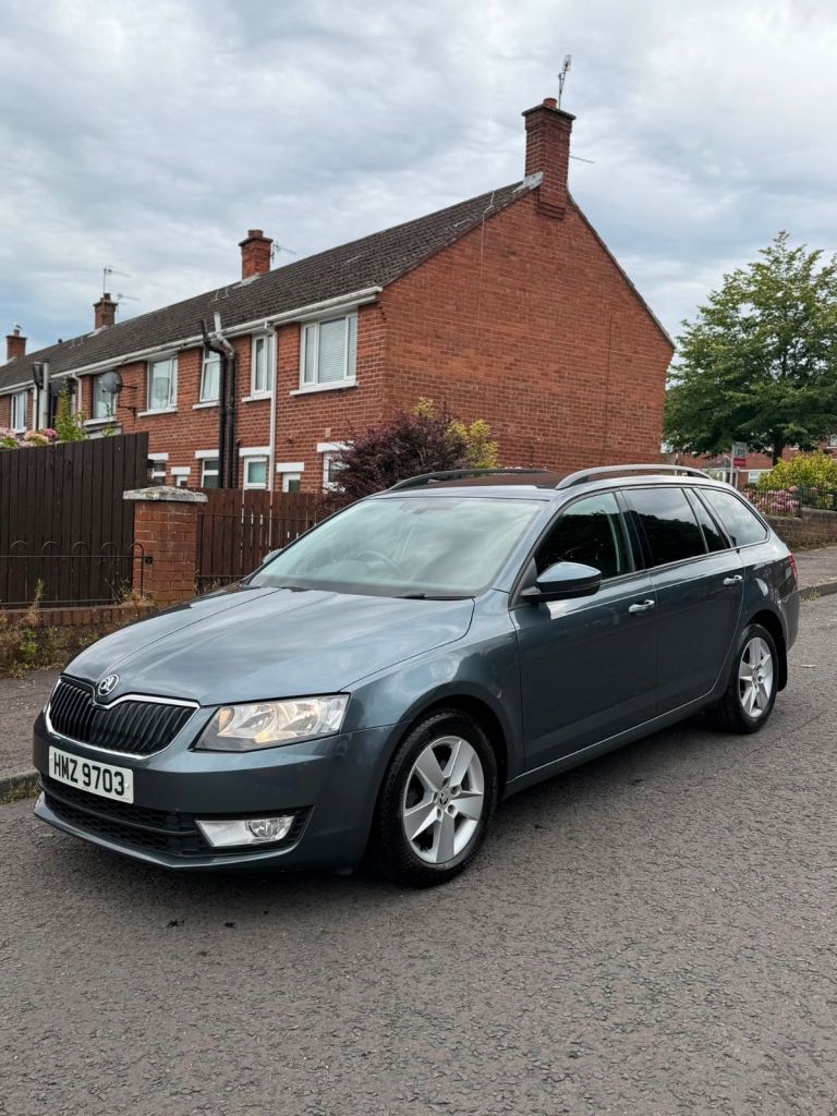 SPACIOUS ESTATE £20 ROAD TAX TIMING BELT DONE FULL MOT NAV SENSORS!!