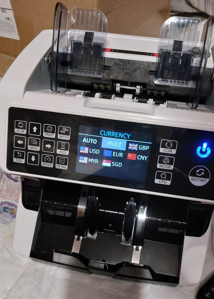 Al 920 Money counter.