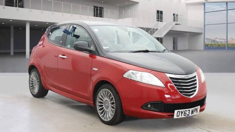 2013 Chrysler Ypsilon 0.9 TwinAir Black&amp;Red Euro 5 (s/s) 5dr Hatchback Petrol Manual