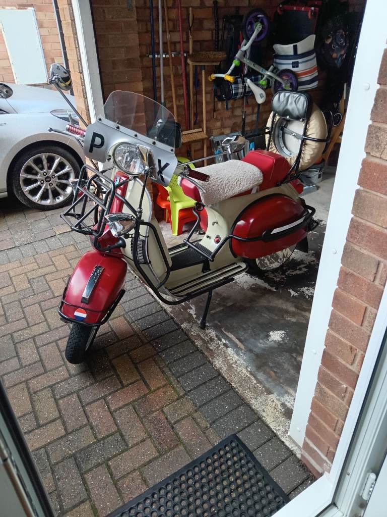 Piaggio, VESPA, 2004, 124 (cc)