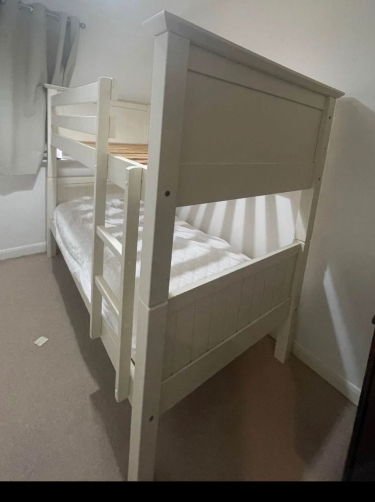 Bunk bed and 2 mattress 
