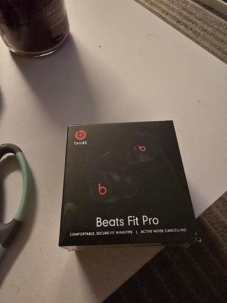 Beats fit pro black