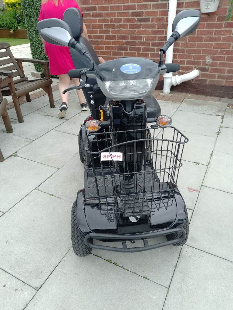 8MPH MOBILITY SCOOTER