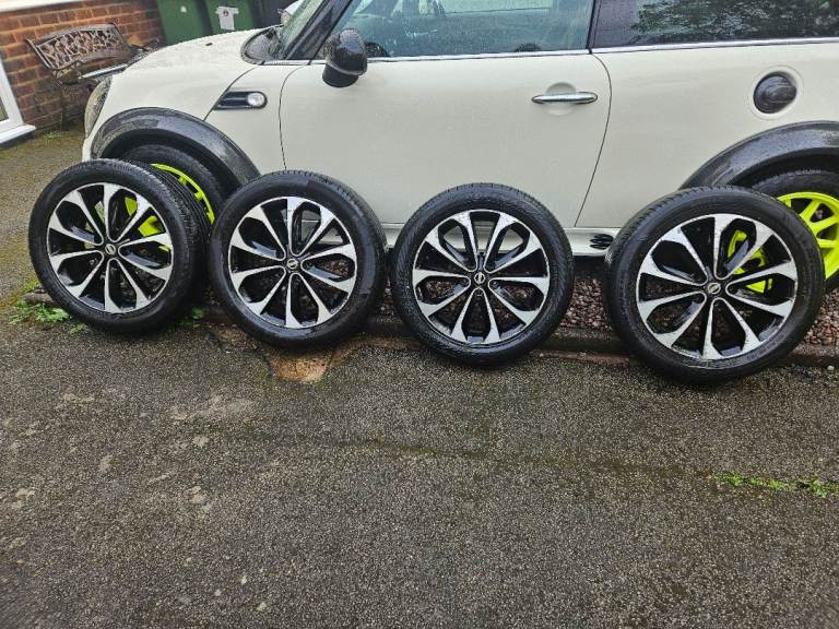 Nissan juke/qashqai 18in Alloy Wheels And Tyres set 4 pcd114.3 5 stud  fitment 