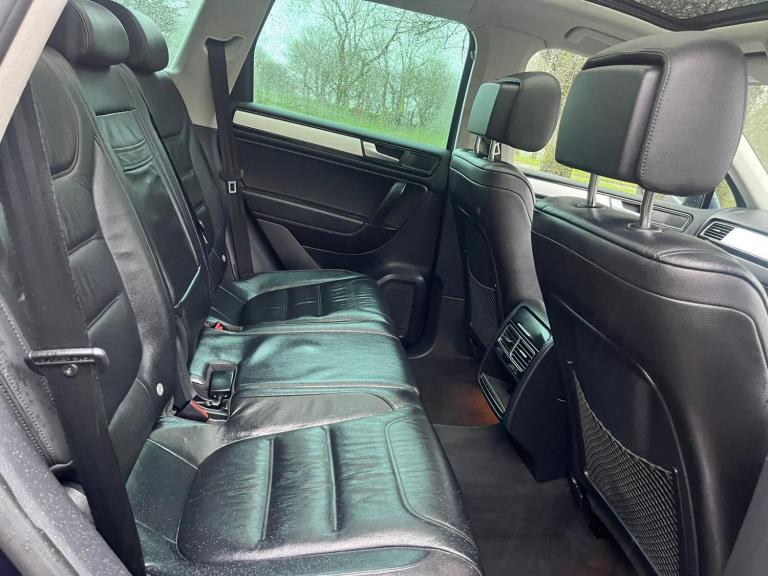 2014 Volkswagen Touareg 3.0 TDI V6 BlueMotion Tech R-Line Tiptronic 4WD Euro 5 (s/s) 5dr ESTATE D...