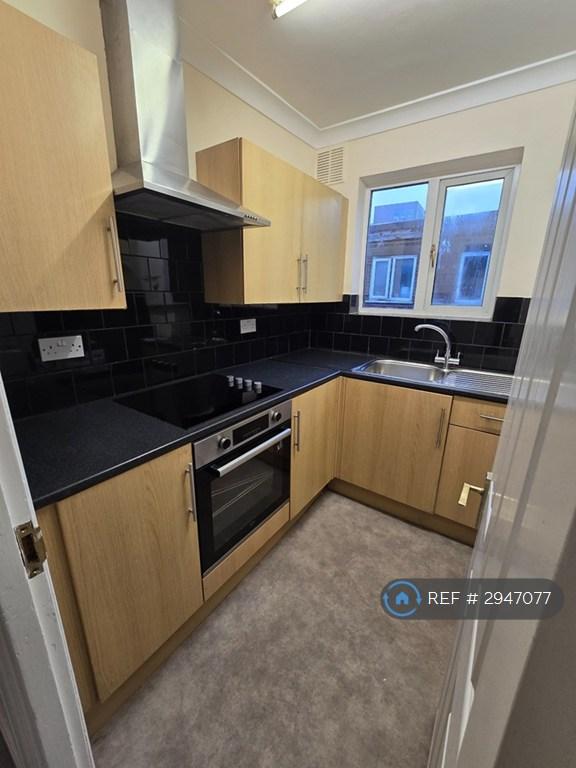 2 bedroom flat in Shenley Road, Borehamwood, WD6 (2 bed) (#2947077)