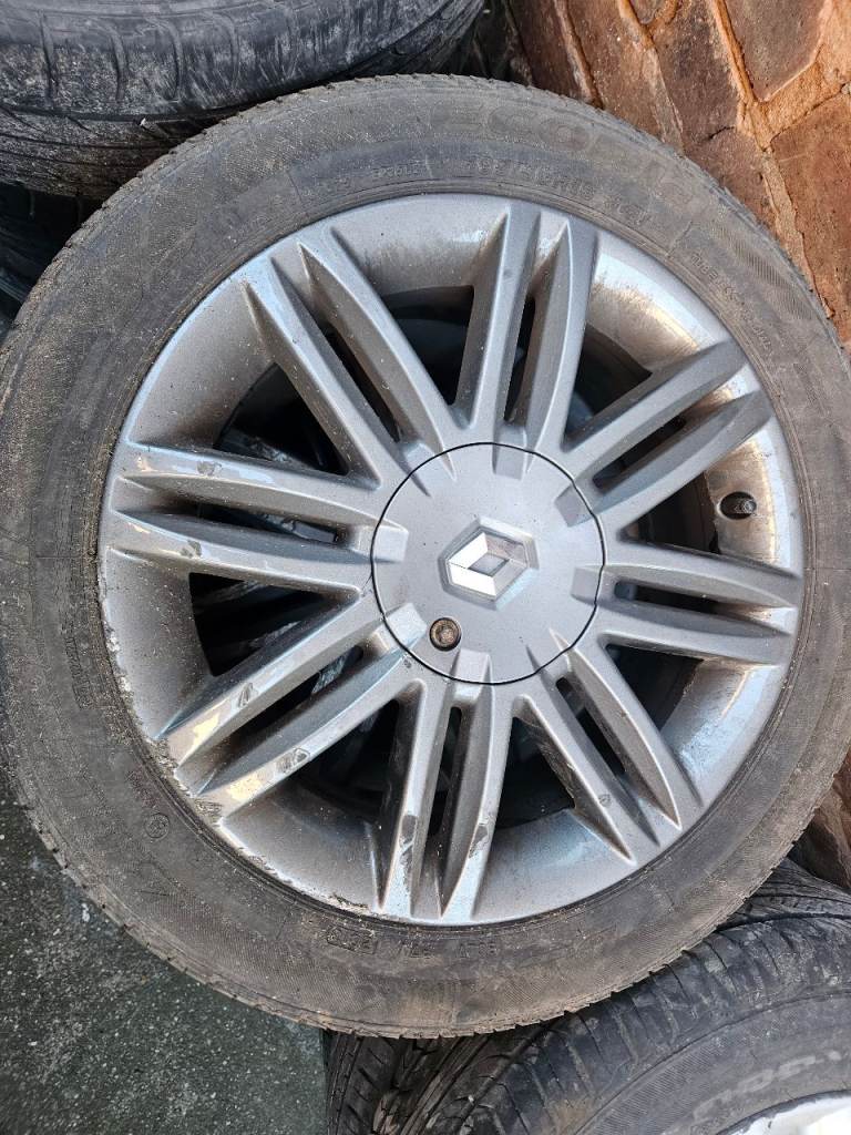 Renault clio 16inch alloy wheels and tyres set 4 pcd100 fitment 4 stud  in grey 