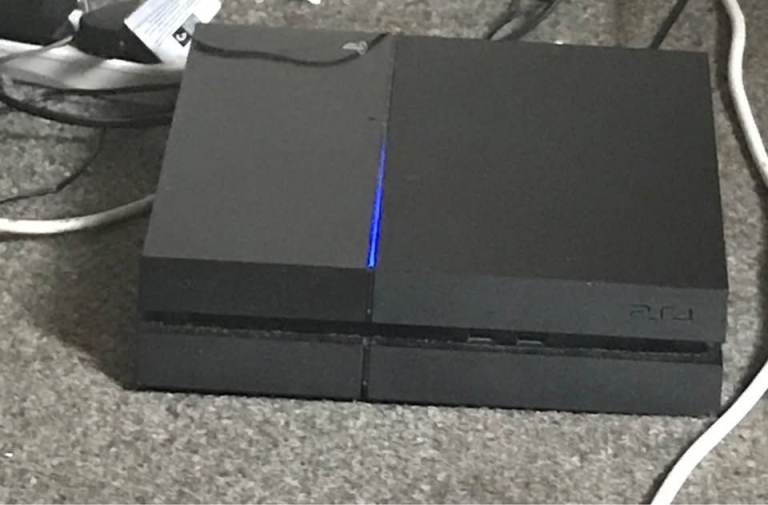 PlayStation 4 500GB Console - Fully Working - Good Condition £20 No Offers No Swaps - Cash Only