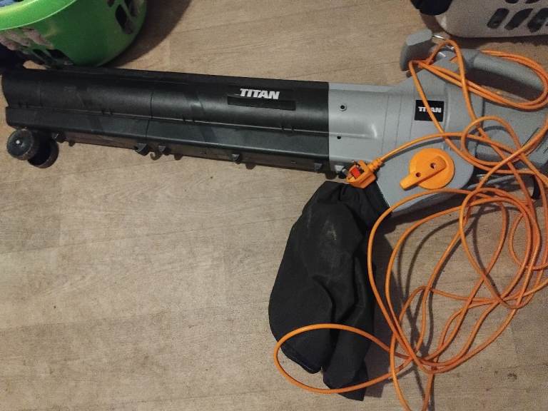 Titan leaf blower