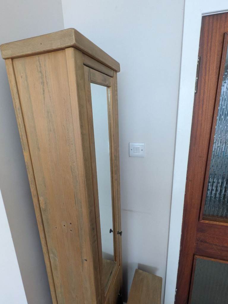 Oak bathroom furniture 