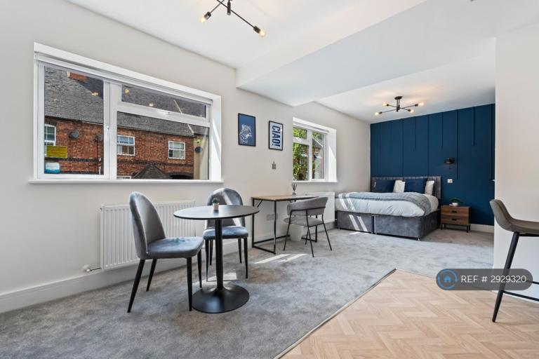 1 bedroom in Long St, Tamworth, B78 (#2929320)