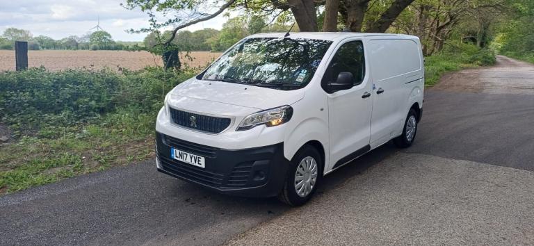 2017 Peugeot Expert 1400 2.0 BlueHDi 120 Professional Van 55k a/c history finance available  PANE...