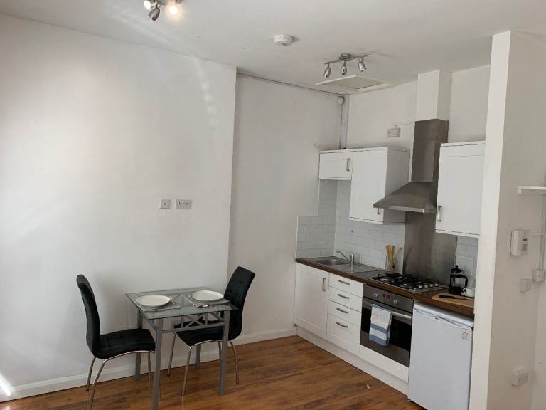 1-BED FLAT AVAILABLE — DSS / HOUSING BENEFIT WELCOME