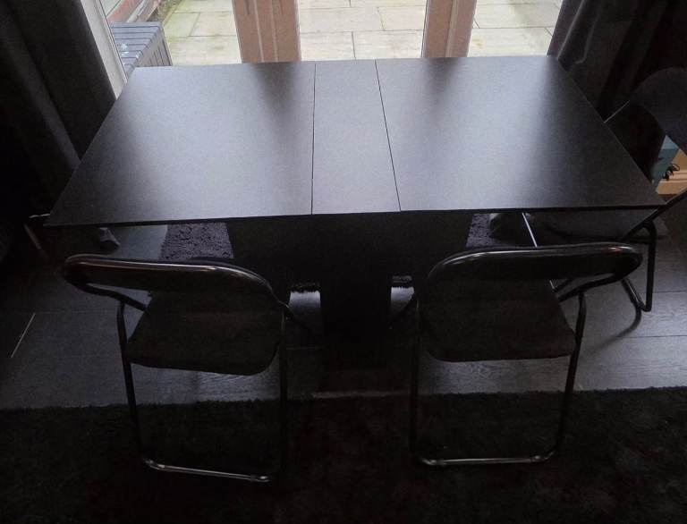 Foldable table with 3 foldable chairs