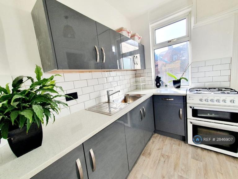 3 bedroom house in St George's, Barnsley, S70 (3 bed) (#2846907)