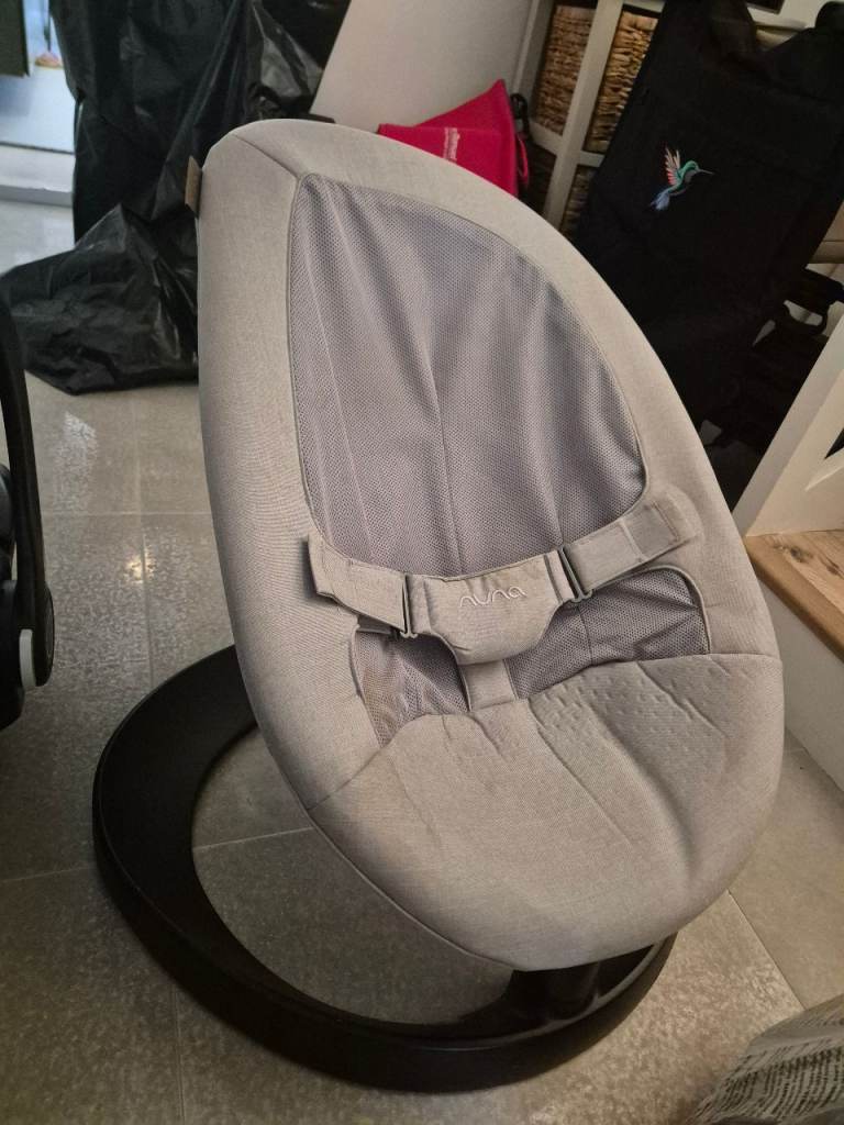 Nuna leaf baby bouncer