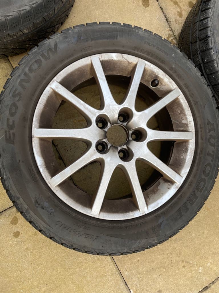 Winter Snow tyres on alloy rims 215/55/16 97H