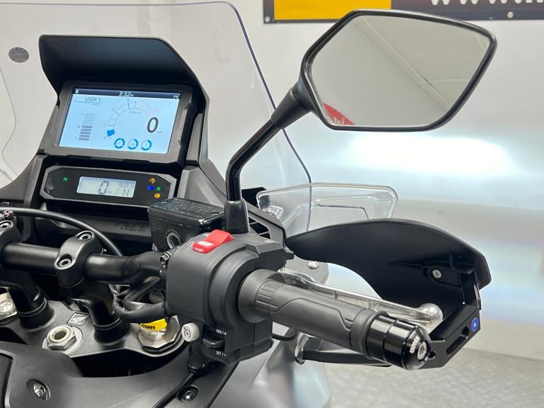 2022 72 Honda NT1100 Manual - 4700 miles