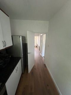! Newly decorated 2 bed flat, close to Heathrow.! 