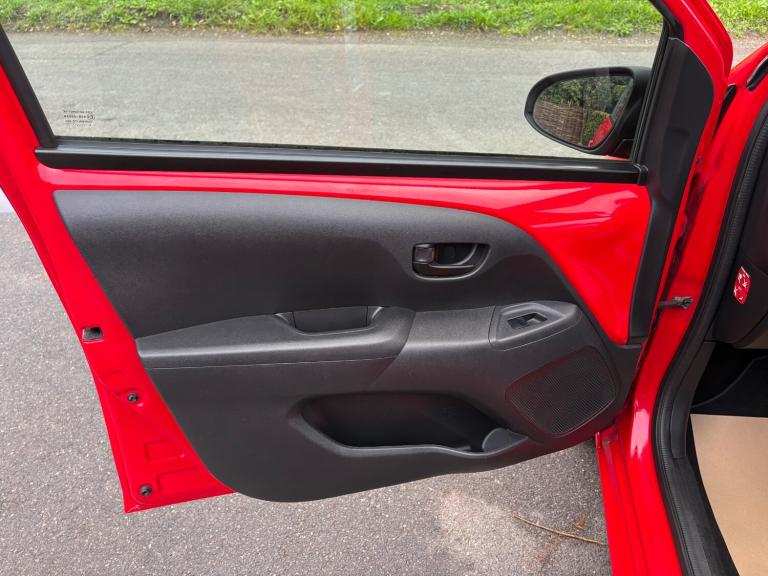 2014 Toyota AYGO 1.0 VVT-i X-Play 5dr HATCHBACK Petrol Manual