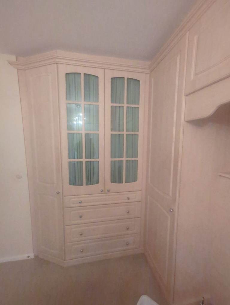 Fitted wardrobes 