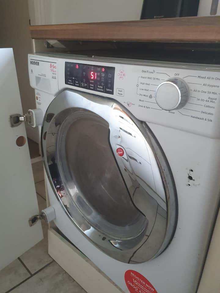 Full Ensuite Bedroom- Newcastle City Center-650PCM-All Bills Inc-No agents