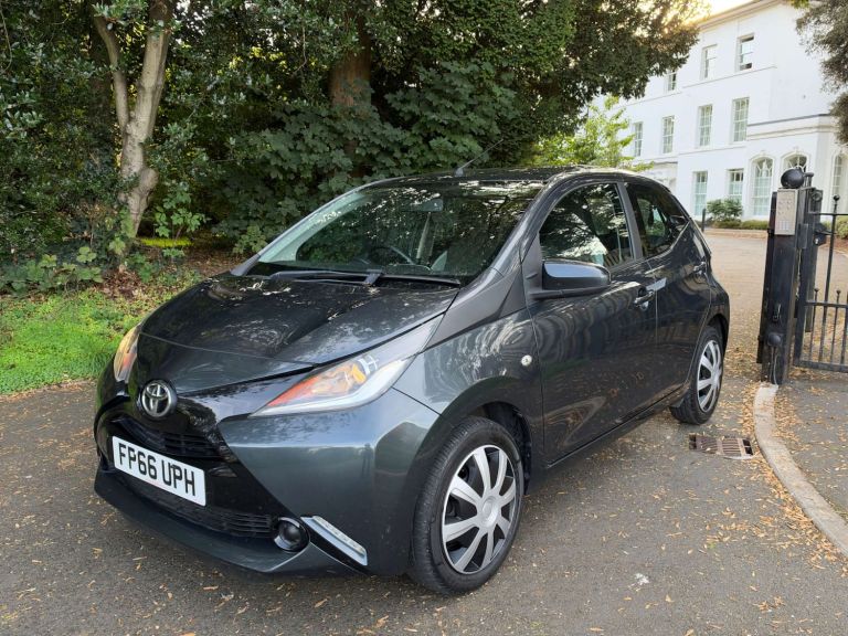 2016 Toyota AYGO 1.0 VVT-i x-play Hatchback 5dr Petrol Manual Euro 6 (68 ps) Hatchback Petrol Manual