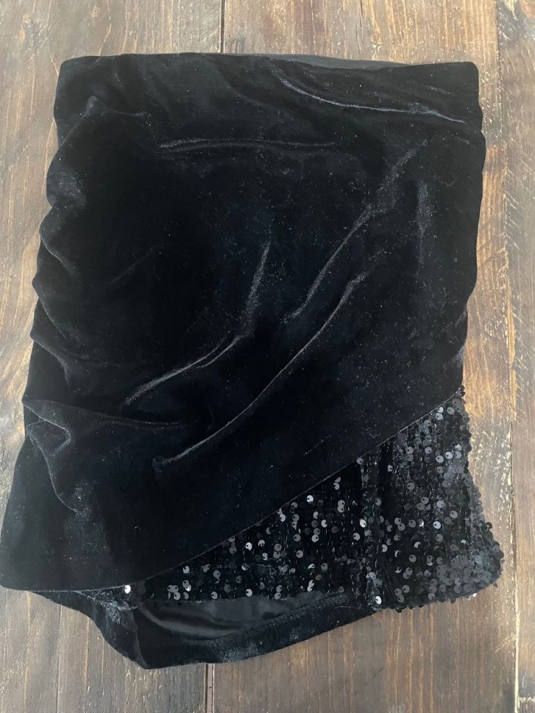 ZARA BASIC Black Velvet & Sequin Mini Skirt – Size M
