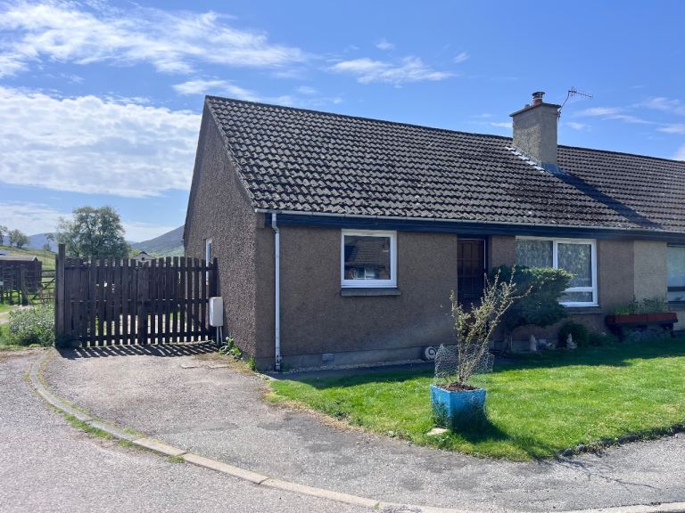 3 Bedroom House - BRAEMAR